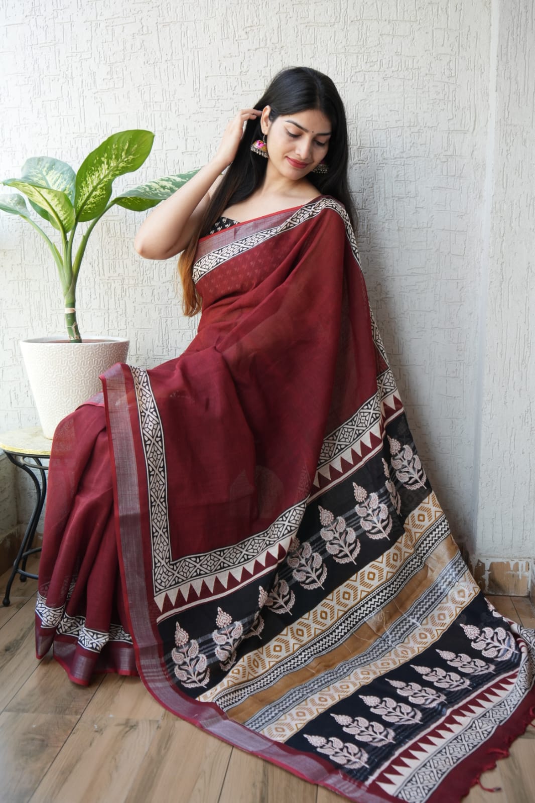 HAND BLOCK BLACK & WHITE PRINTED COTTON LINEN SAREE WITH BLOUSE(LCS115)