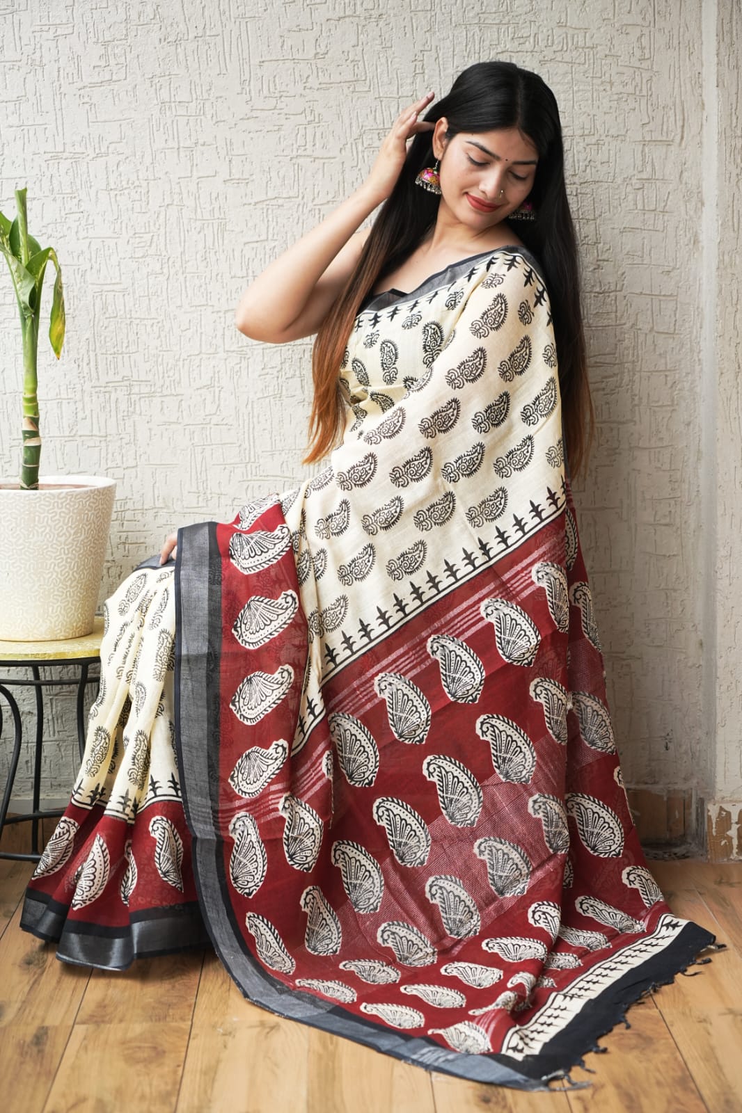 HAND BLOCK BLACK & WHITE PRINTED COTTON LINEN SAREE WITH BLOUSE(LCS165)