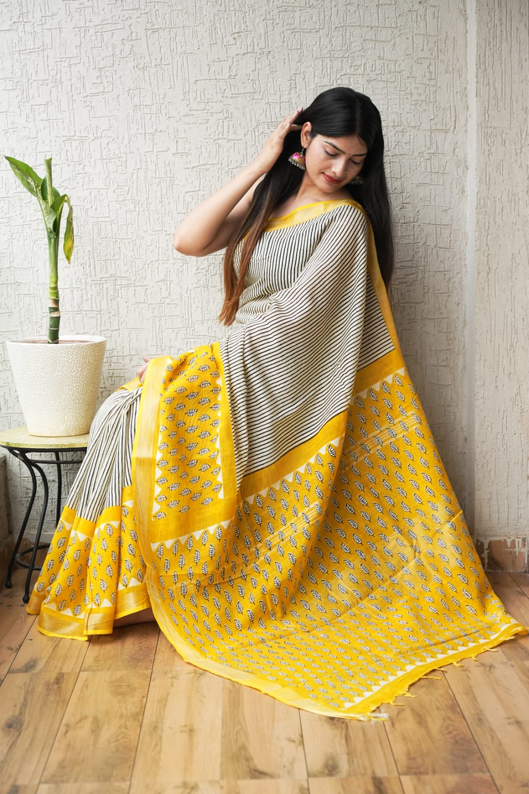 HAND BLOCK BLACK & WHITE PRINTED COTTON LINEN SAREE WITH BLOUSE(LCS170)