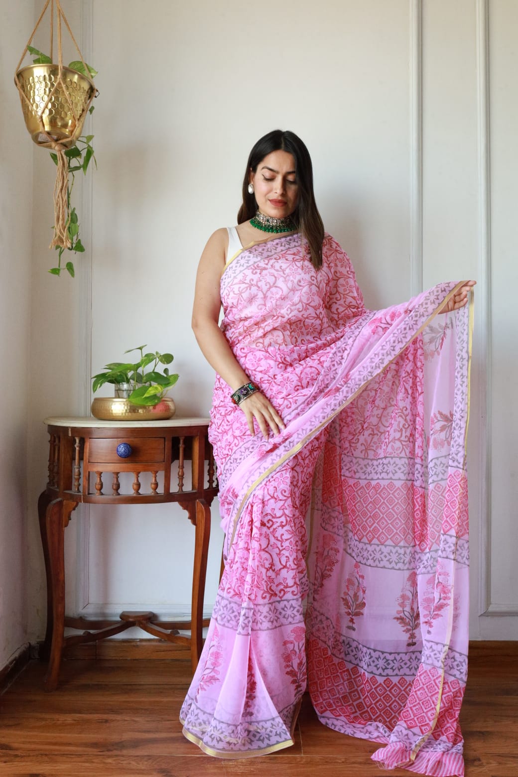 Hand Brush Painted Chiffon Saree with Blouse ( CIA42)