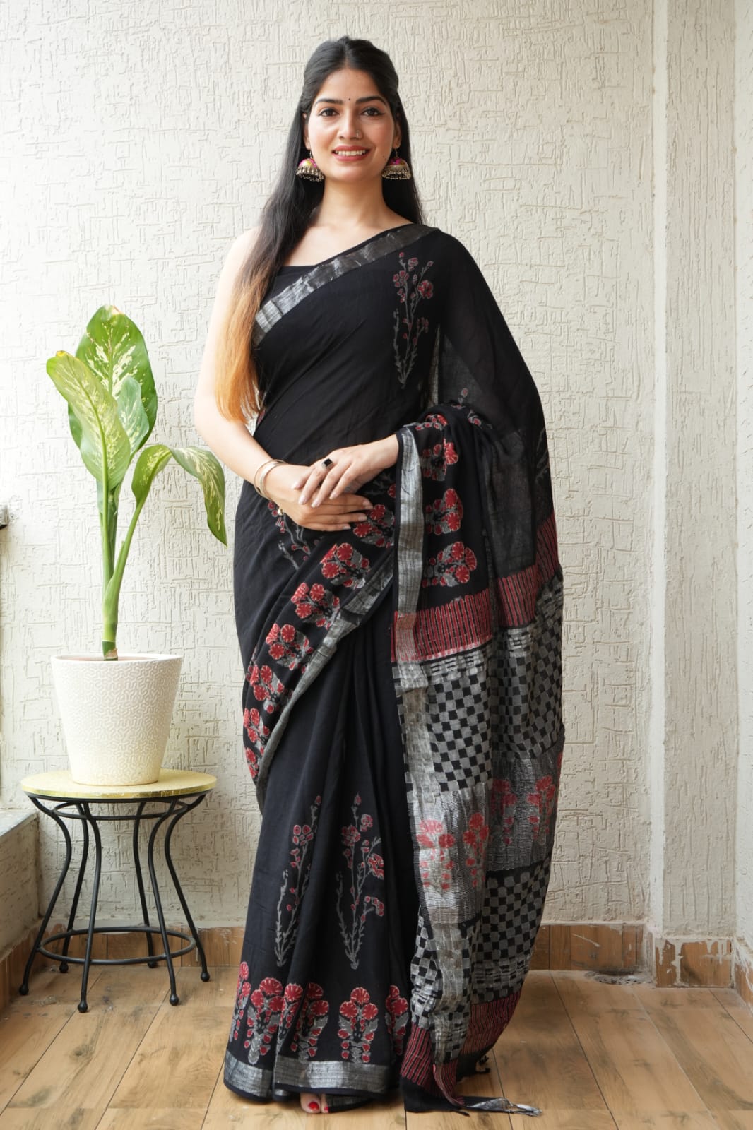 HAND BLOCK BLACK & WHITE PRINTED COTTON LINEN SAREE WITH BLOUSE(LCS71)