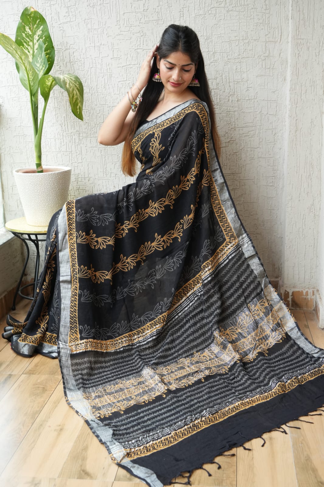 HAND BLOCK BLACK & WHITE PRINTED COTTON LINEN SAREE WITH BLOUSE(LCS76)