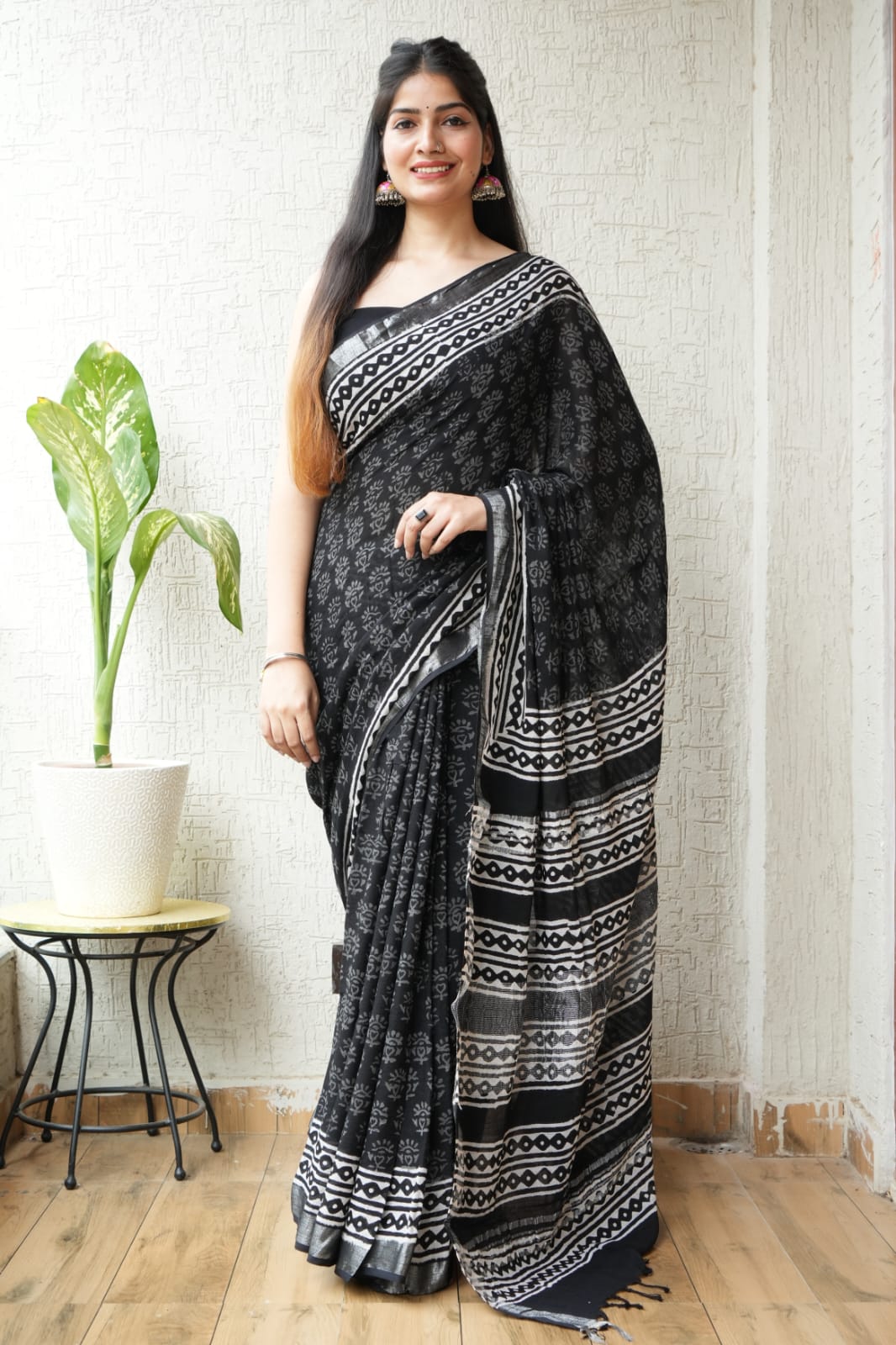 HAND BLOCK BLACK & WHITE PRINTED COTTON LINEN SAREE WITH BLOUSE(LCS82)