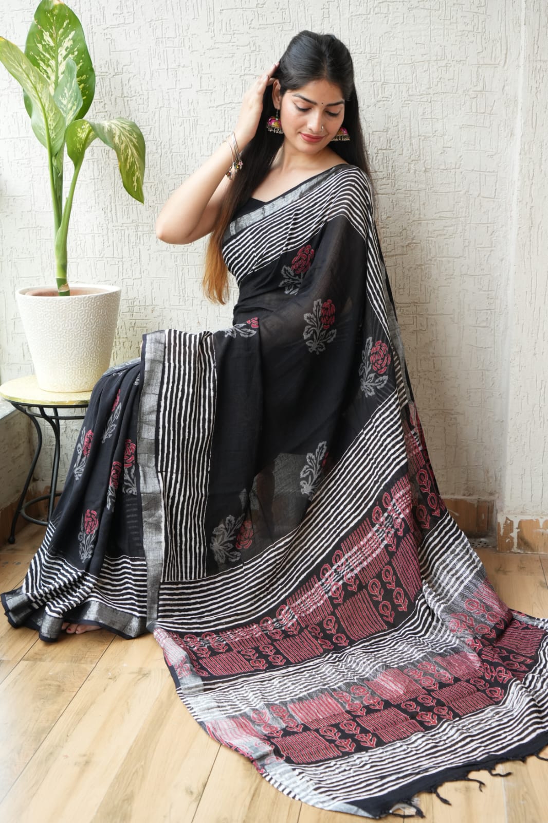 HAND BLOCK BLACK & WHITE PRINTED COTTON LINEN SAREE WITH BLOUSE(LCS85)