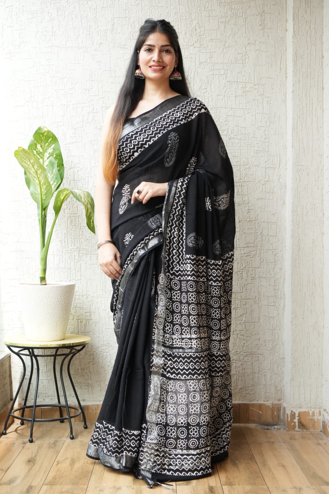 HAND BLOCK BLACK & WHITE PRINTED COTTON LINEN SAREE WITH BLOUSE(LCS89)