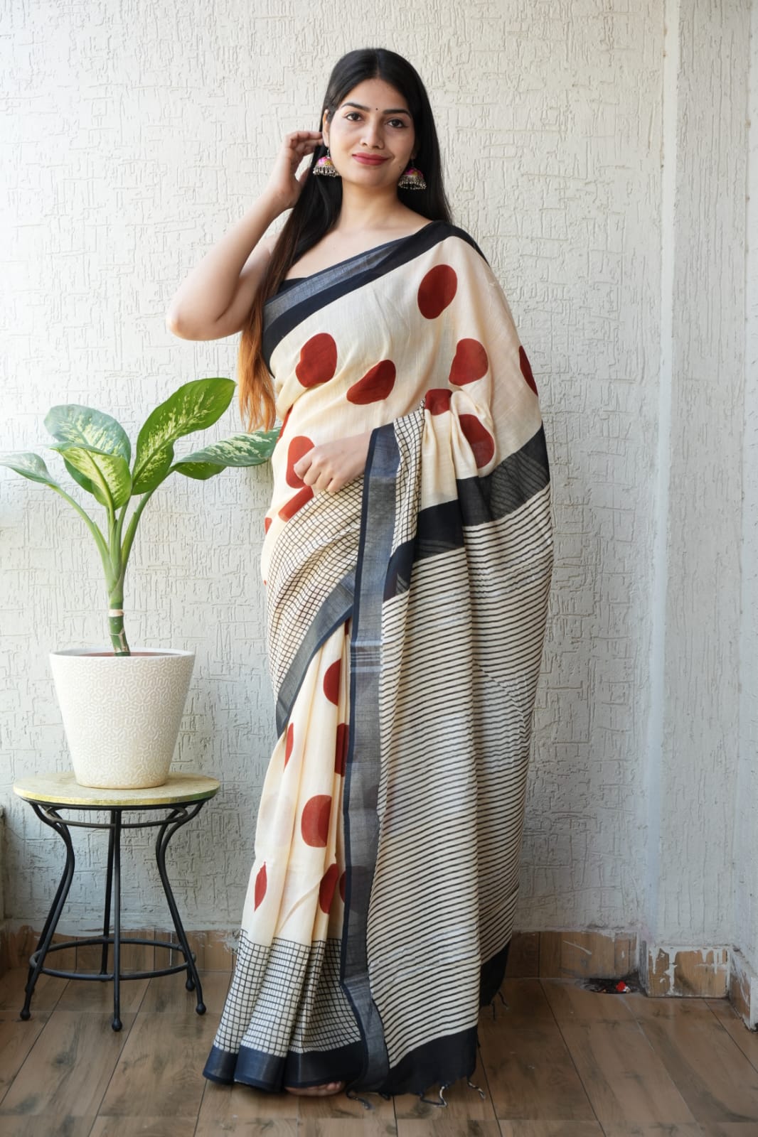 HAND BLOCK BLACK & WHITE PRINTED COTTON LINEN SAREE WITH BLOUSE(LCS116)