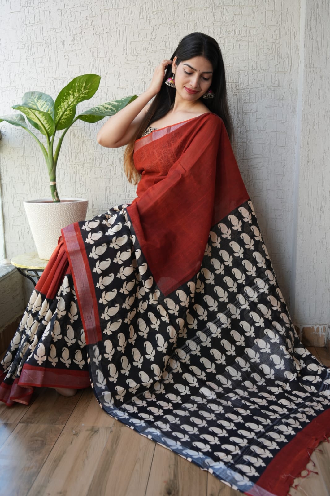 HAND BLOCK BLACK & WHITE PRINTED COTTON LINEN SAREE WITH BLOUSE(LCS117)