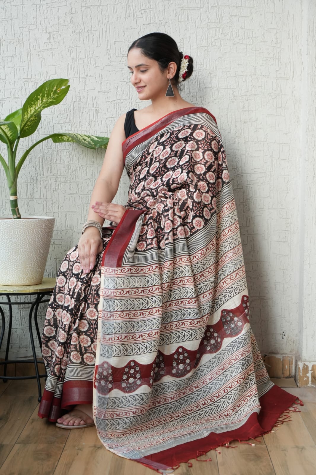 HAND BLOCK BLACK & WHITE PRINTED COTTON LINEN SAREE WITH BLOUSE(LCS141)