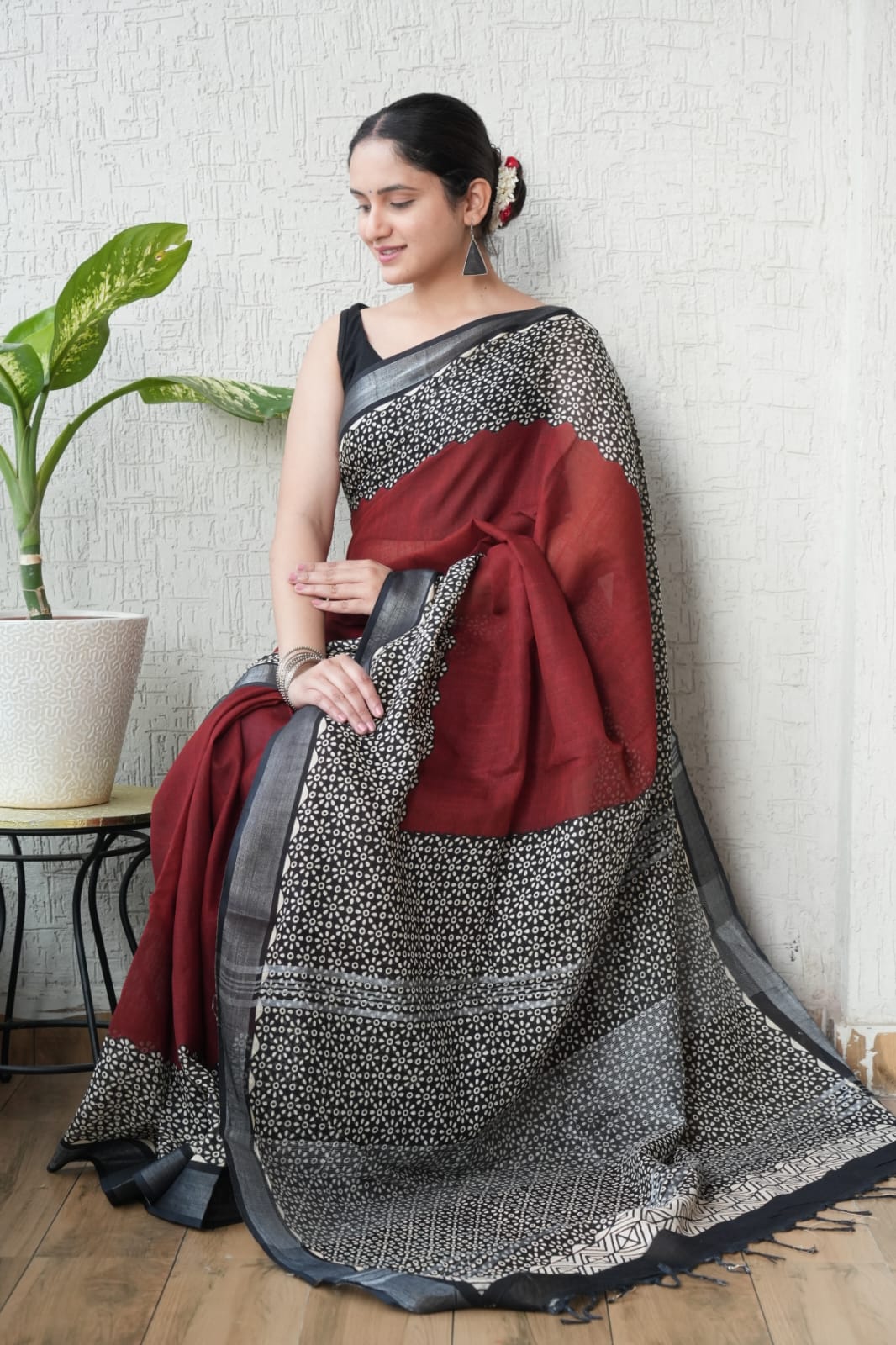 HAND BLOCK BLACK & WHITE PRINTED COTTON LINEN SAREE WITH BLOUSE(LCS142)