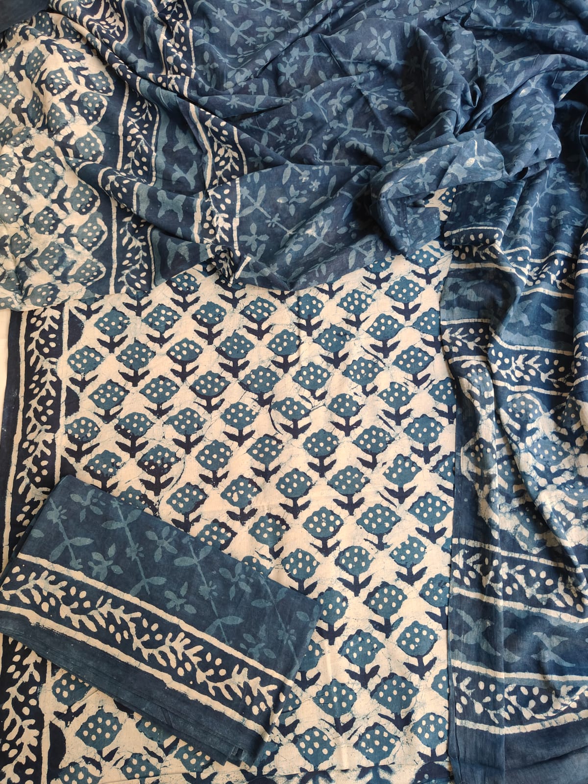 HAND BLOCK PRINTED COTTON 3-PIS SUIT WITH MULMUL DUPPATA (CMS120)