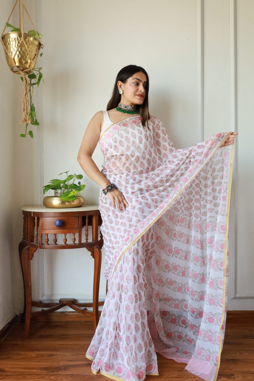 Hand Brush Painted Chiffon Saree with Blouse ( CIA47)