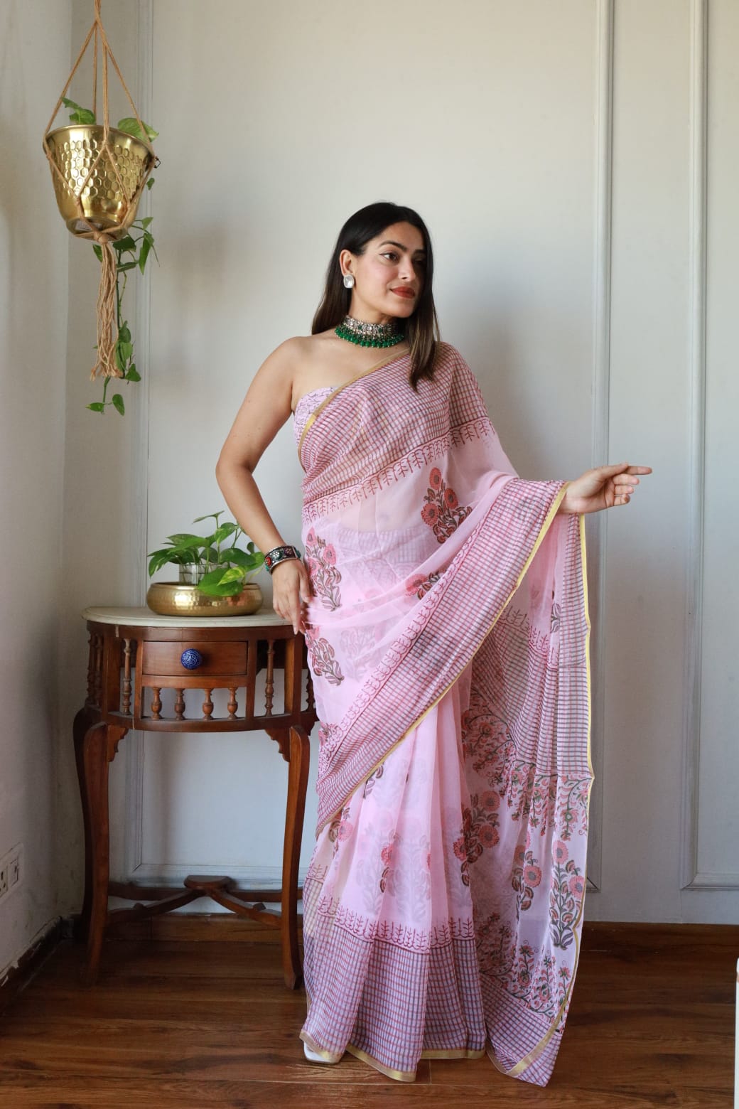 Hand Brush Painted Chiffon Saree with Blouse ( CIA44)